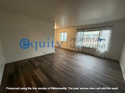 Building Photo - 545 Stringham Avenueunit D