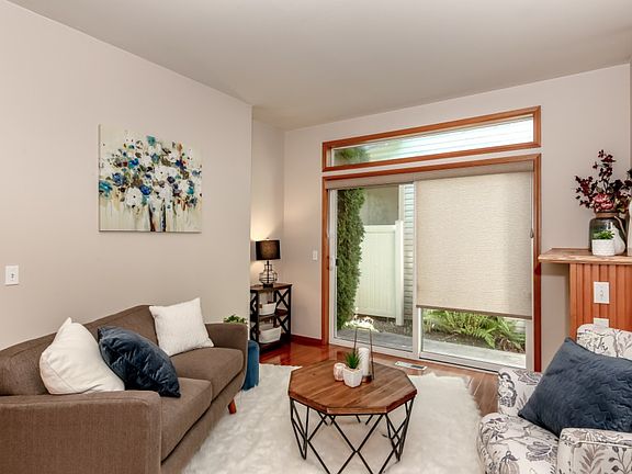 5th image of 418 17th St SE Unit 13A