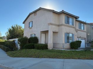 5762 Pine Valley Dr, Fontana, CA