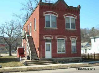 2561 Jackson St, Dubuque, IA 52001