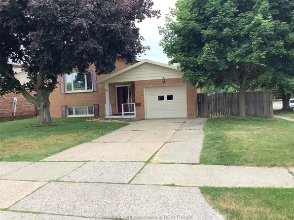 17 Country Ln, Chatham Kent, ON N7L 5C5