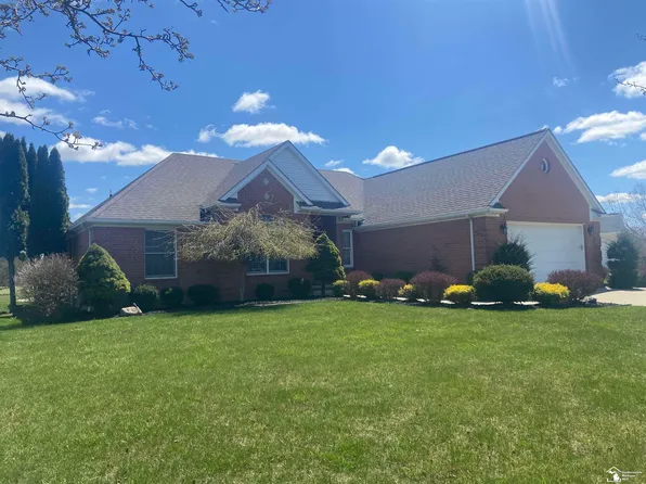 801 Saint James Park Ave, Monroe, MI 48161