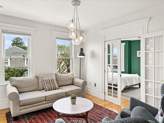 4th image of 36 Forrester St #3