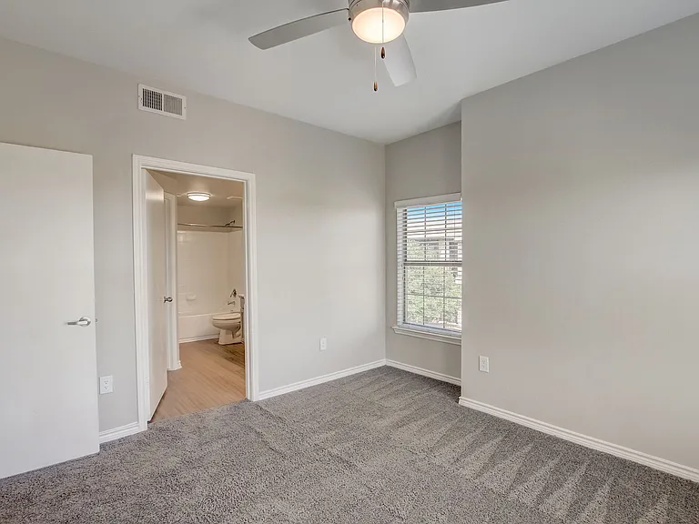 Oasis at Plum Creek Apartments — Photo 44