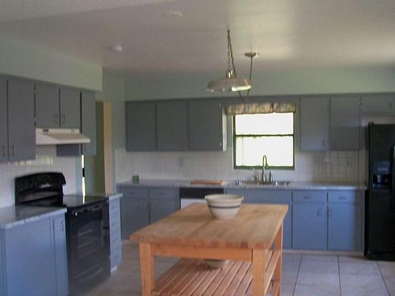 3rd image of 2584 Longwood Ct