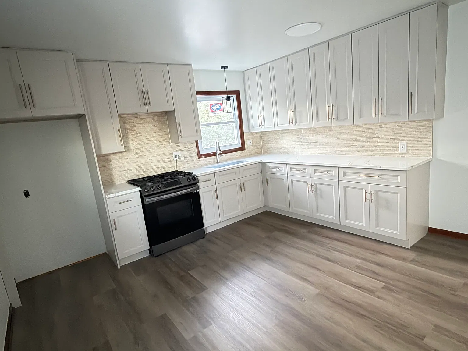 2 bed, $2,400 — Photo 2