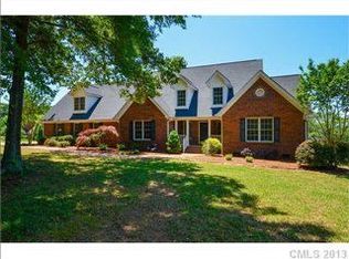 2551 Robinwood Rd, Gastonia, NC 28054