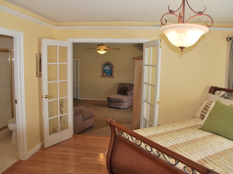 6037 Comey Ave #6037 — Photo 22