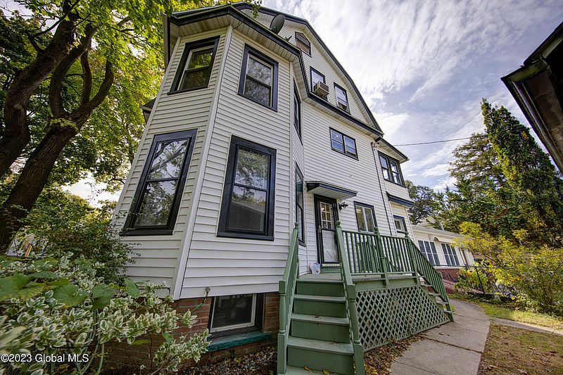 5th image of 31 Maple Avenue
