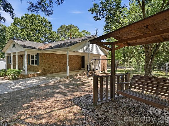 4th image of 2068 Knight Rd