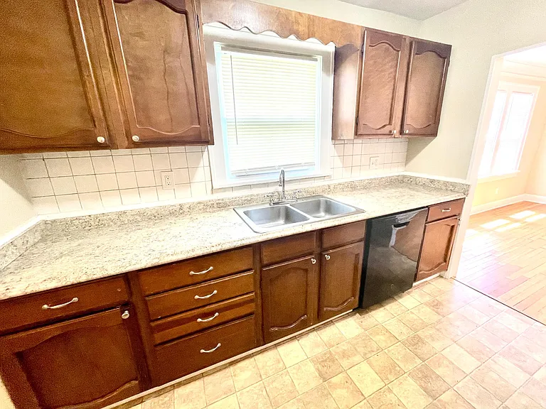 5003 Paseo Blvd — Photo 5