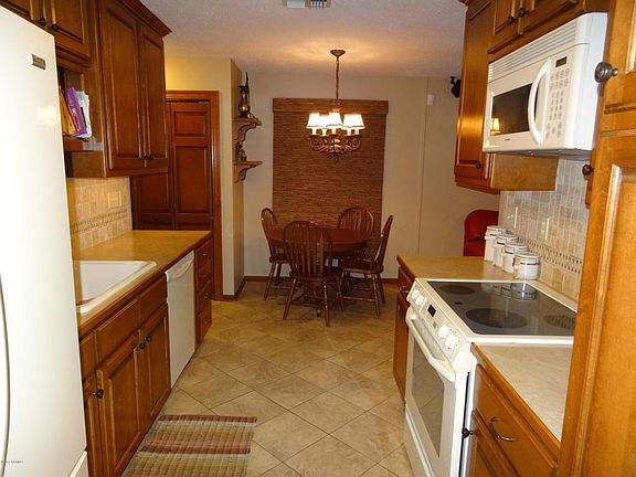 2nd image of 400 Breton Dr