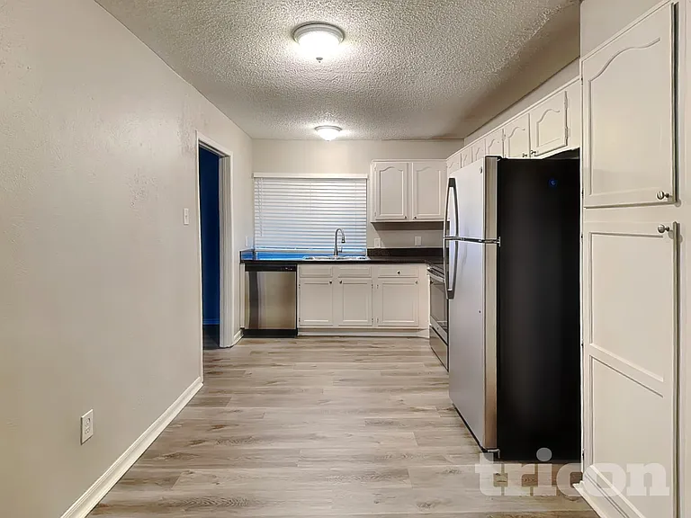 1210 Green Hill Dr — Photo 6