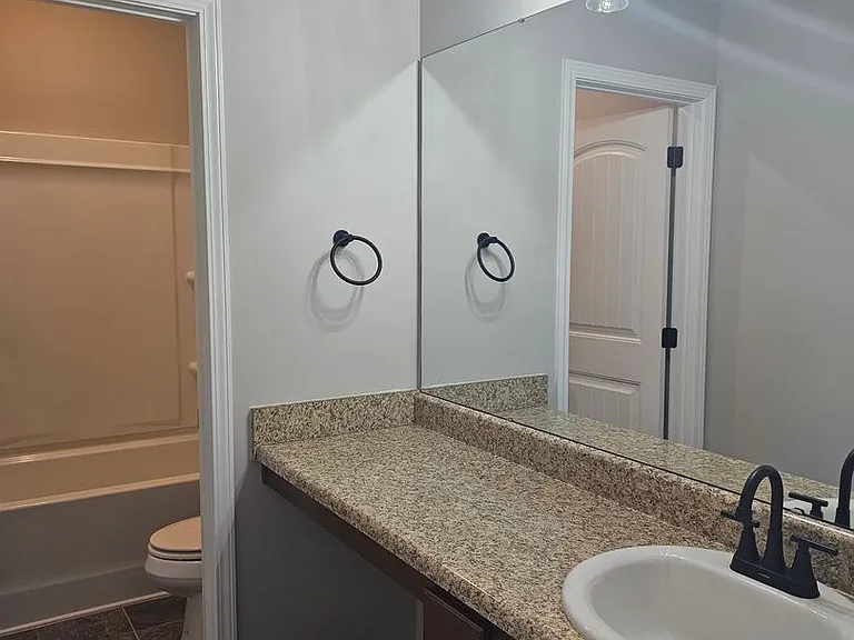 512 Lionheart Ln — Photo 8