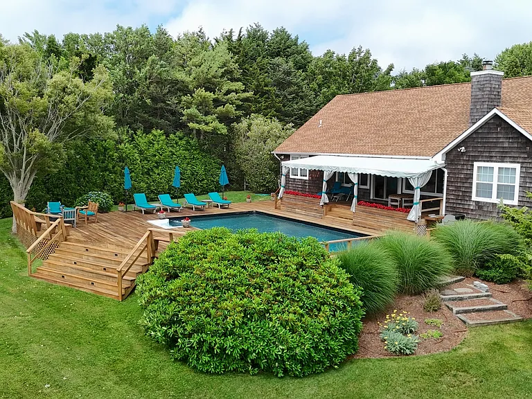 70 Mill Pond Ln — Photo 26