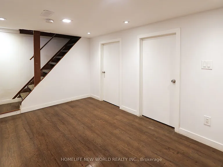 32 Pendeen Ave — Photo 23
