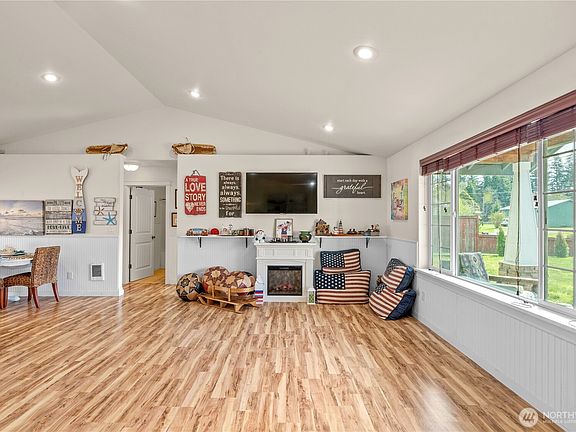 4th image of 108 Old Hill Road