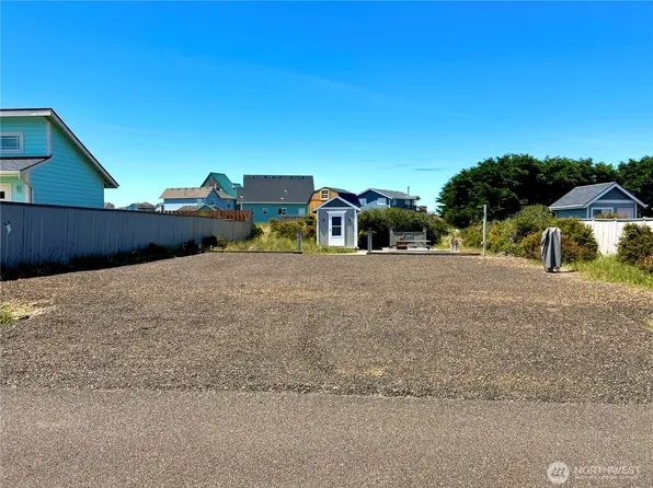 1241 Channel Avenue SW, Ocean Shores, WA 98569
