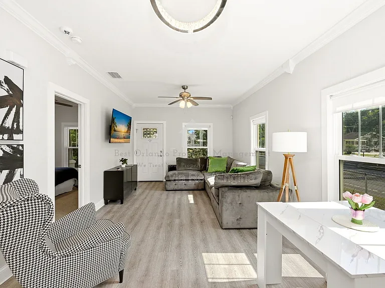302 W Park St — Photo 8