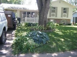 6641 Crown Point Ave, Omaha, NE 68104