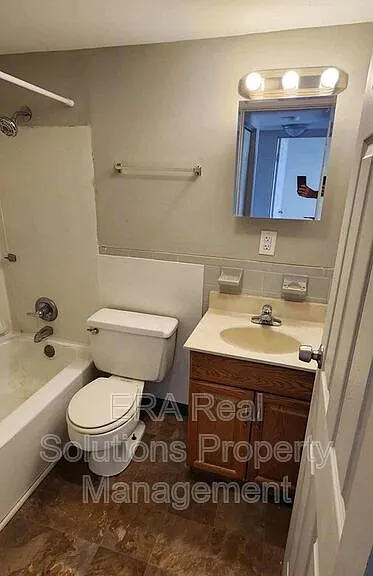 2001 Heritage Dr #3 — Photo 8