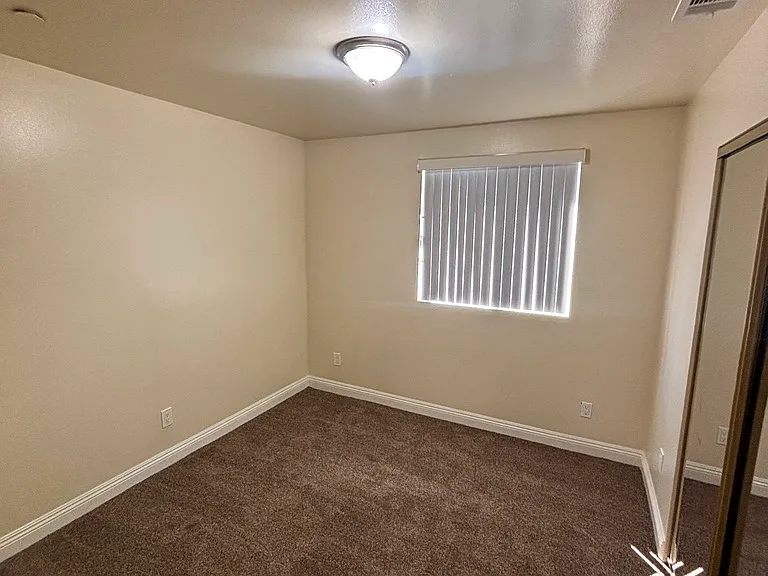 754 E 88th Pl — Photo 16