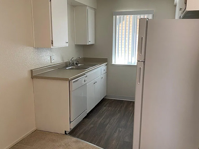 2990 Menlo Dr — Photo 4
