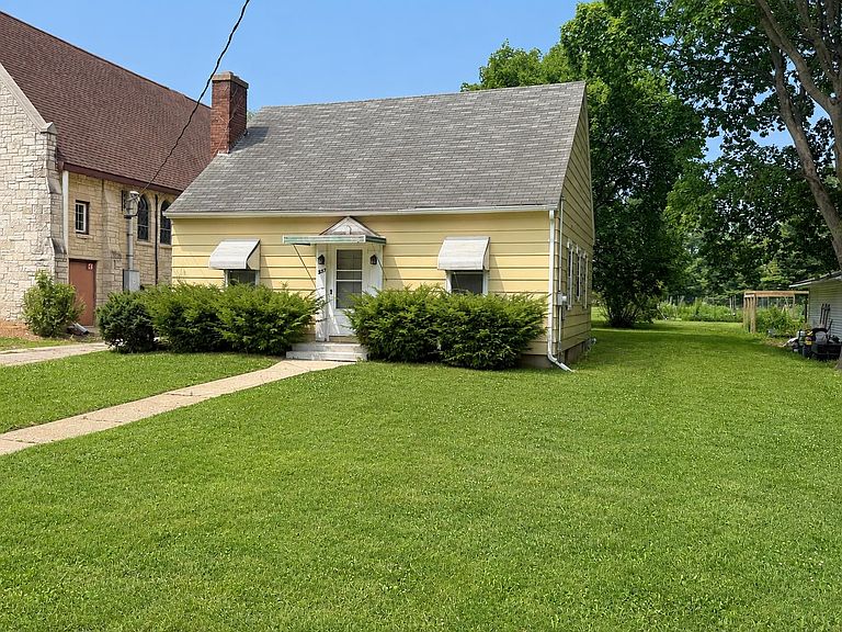 Listing photo 2