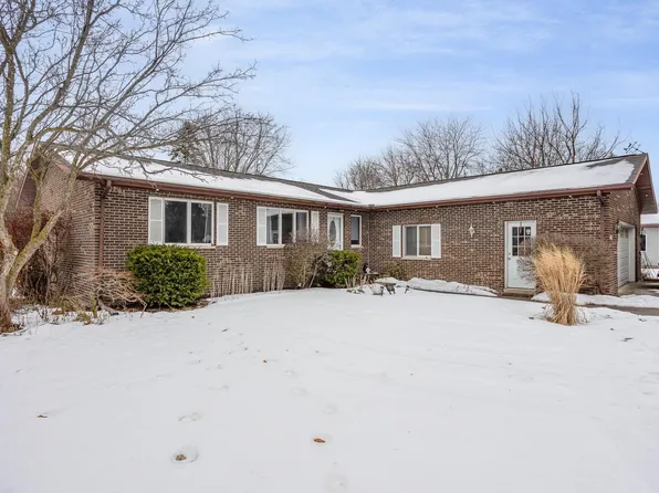 1041 W Center Rd, Essexville, MI 48732