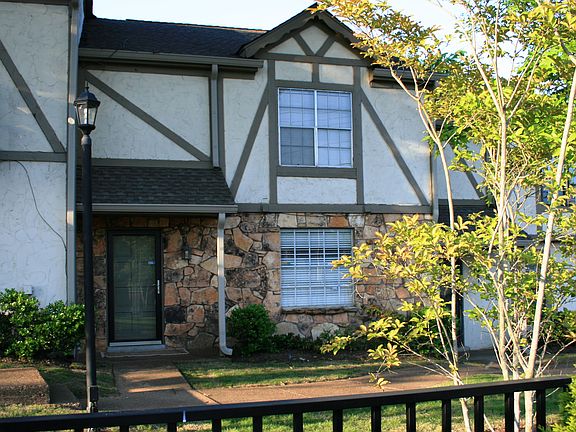 2nd image of 7503 Bavarian Dr