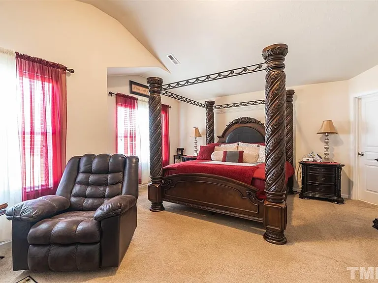 326 Pillow Ln — Photo 29