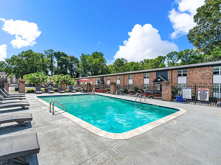 Georgian Oaks Apartments — Photo 28