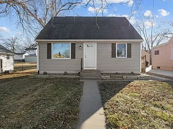 929 21st Ave SW, Cedar Rapids, IA 52404