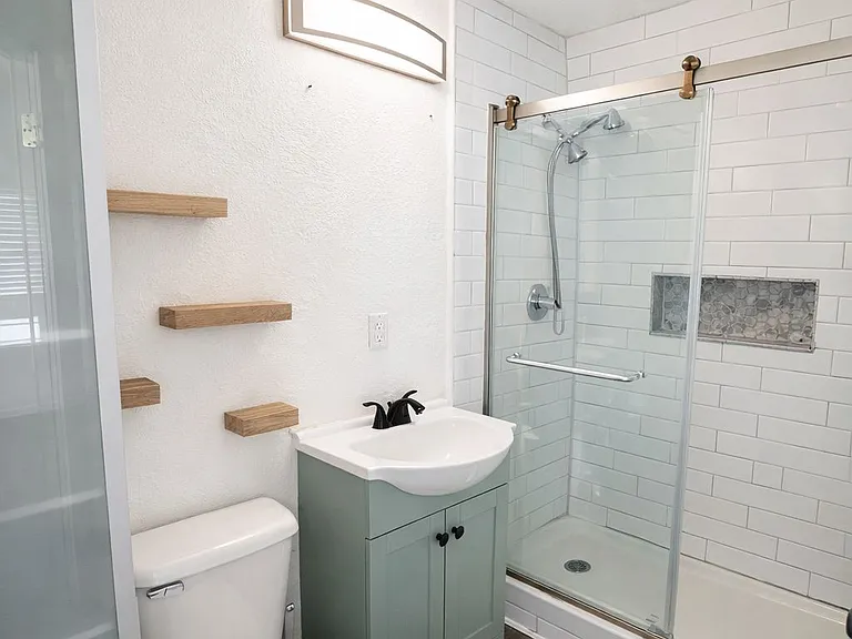 2709 SW I Ave — Photo 8