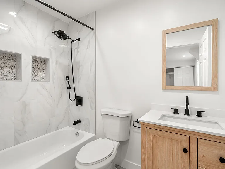 11611 W Califa St #1/2 — Photo 7