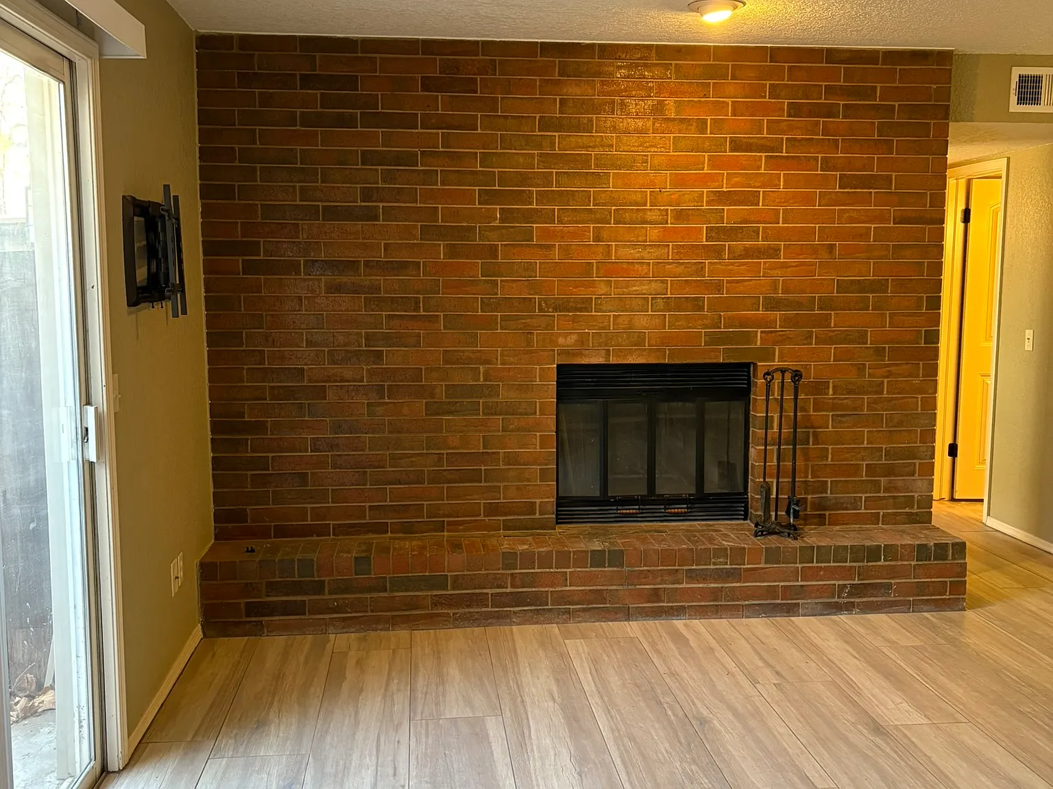 3200 W Britton Rd — Photo 2