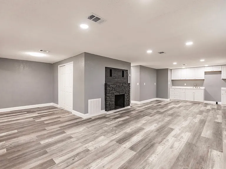 4371 Guard St #1 — Photo 3