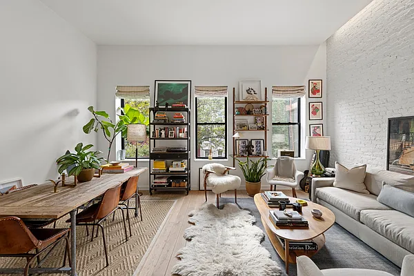 Sold by Compass | media 1