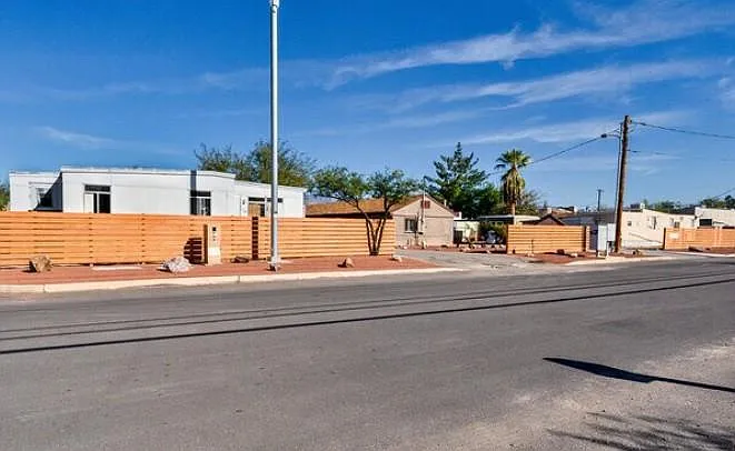4144 E Lee St — Photo 3