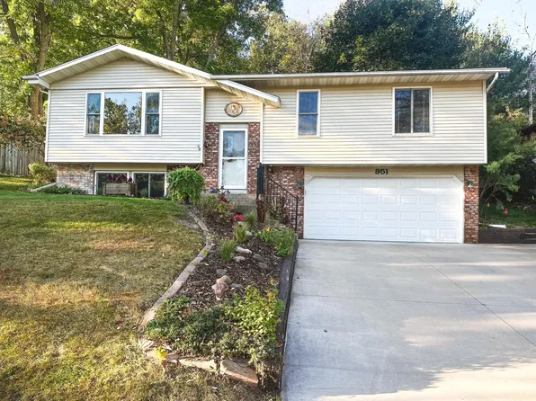 951 Pioneer Rd, Red Wing, MN 55066
