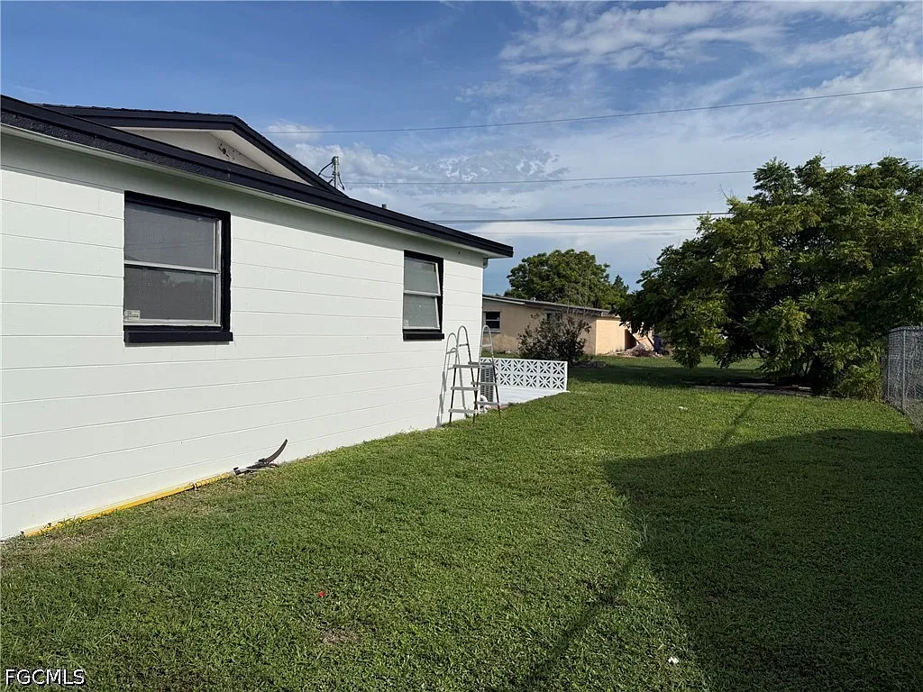 3 bed, 2.0 bath, 997 sqft, $1,490 — Photo 3