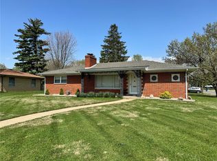 201 Clearview Dr, Belleville, IL 62223
