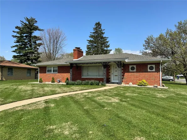 201 Clearview Dr, Belleville, IL 62223