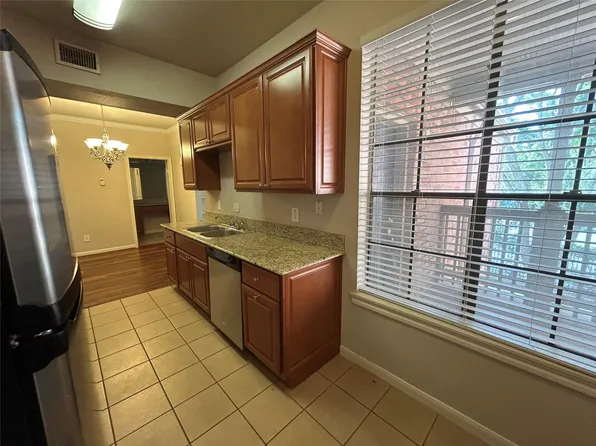 2255 Braeswood Park Dr APT 218, Houston, TX 77030