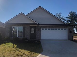 242 Sand Hills Dr, Maryville, TN 37801