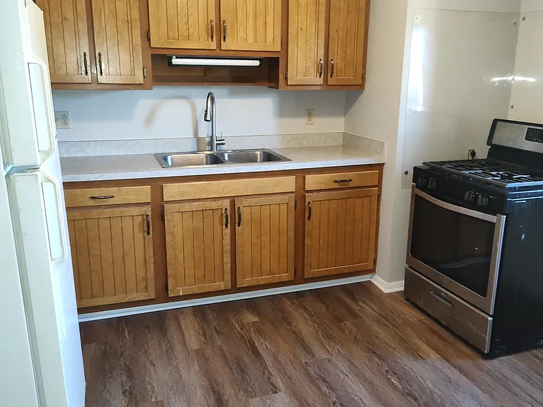 163 Main St #E — Photo 11