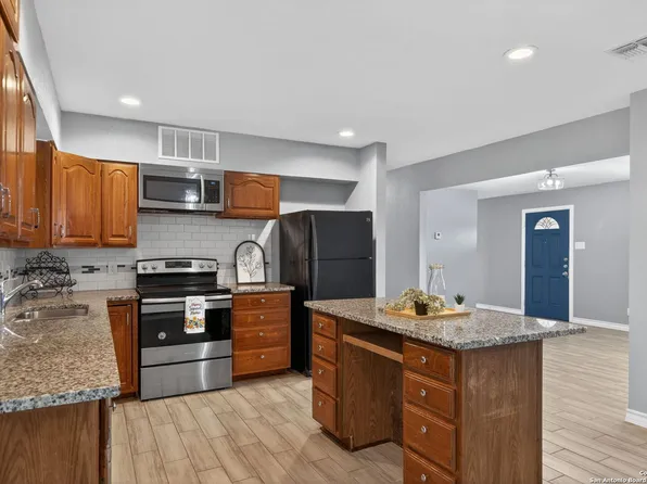 4531 Eisenhauer Rd, San Antonio, TX 78218