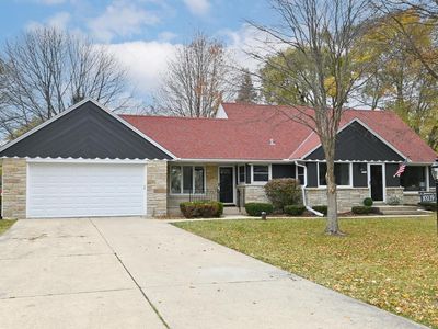 10039 North Sunnycrest DRIVE, Mequon, WI, 53092