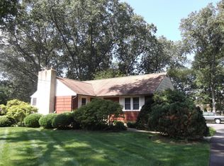 21 Tanager Dr, Toms River, NJ
