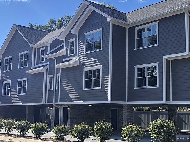 1st image of 53 Crest St Unit 3